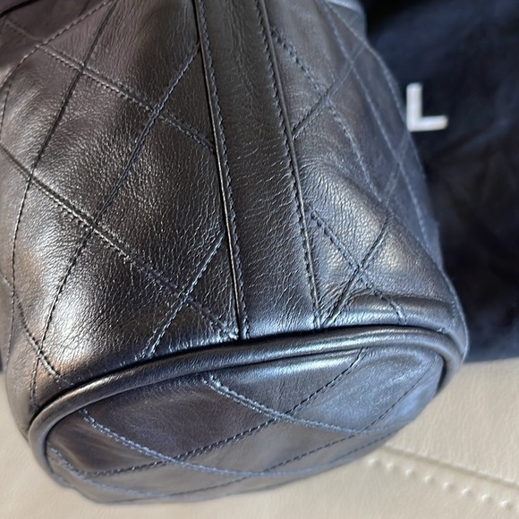 LIKE NEW CHANEL RARE MINI DIAMOND STITCH LEATHER DRAWSTRING CROSSBODY 24K GHW - Picture 14 of 17